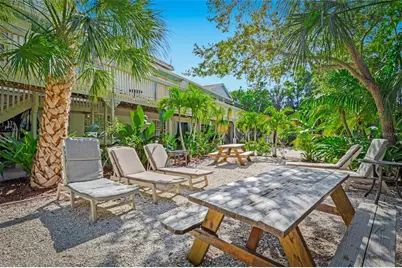 6905 Point Of Rocks Road, Sarasota, FL 34242 - Photo 11