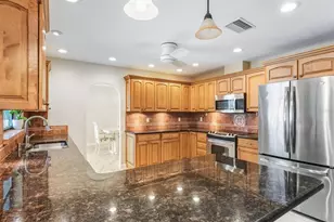 4725 Greencroft Rd, Sarasota, FL 34235 - Photo 9
