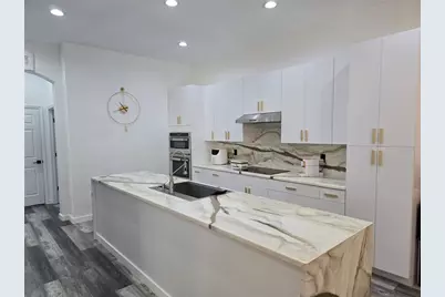 8111 Santa Rosa Court, Sarasota, FL 34243 - Photo 11