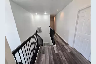 8111 Santa Rosa Court, Sarasota, FL 34243 - Photo 13