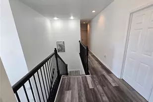 8111 Santa Rosa Ct, Sarasota, FL 34243 - Photo 13