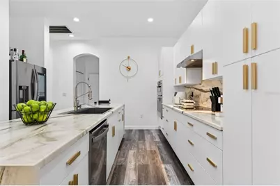 8111 Santa Rosa Court, Sarasota, FL 34243 - Photo 21