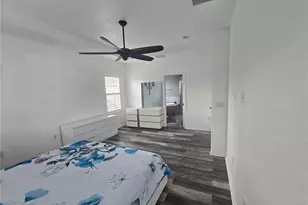 8111 Santa Rosa Ct, Sarasota, FL 34243 - Photo 15