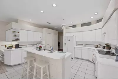 8684 Woodbriar Drive, Sarasota, FL 34238 - Photo 9