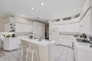 8684 Woodbriar Dr, Sarasota, FL 34238 - Photo 9