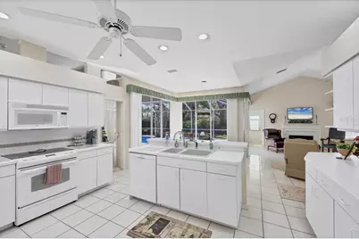 8684 Woodbriar Drive, Sarasota, FL 34238 - Photo 11