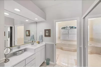 8684 Woodbriar Drive, Sarasota, FL 34238 - Photo 15