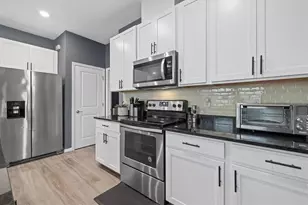 11617 Woodleaf Dr, Lakewood Ranch, FL 34211 - Photo 3