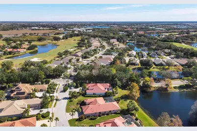 7072 Twin Hills Terrace, Lakewood Ranch, FL 34202 - Photo 41