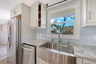 1203 Pineland Ave, Venice, FL 34285 - Photo 5