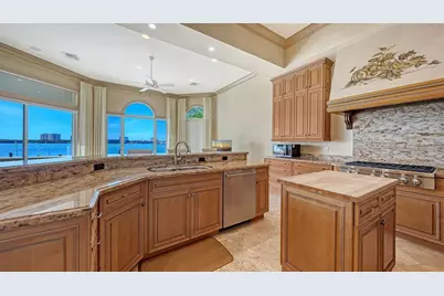 570 S Spoonbill Drive, Sarasota, FL 34236 - Photo 29