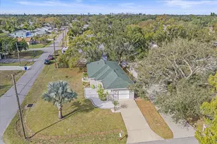 772 Locklear Ave, Sarasota, FL 34237 - Photo 9