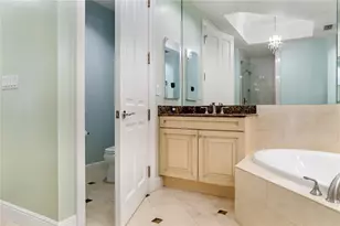 1300 Benjamin Franklin Dr, Sarasota, FL 34236 - Photo 25