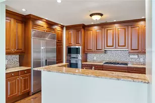 1300 Benjamin Franklin Dr, Sarasota, FL 34236 - Photo 7