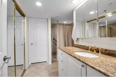 1485 Gulf Of Mexico Drive #303, Longboat Key, FL 34228 - Photo 19