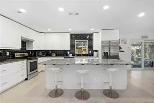 8004 22nd Ave W, Bradenton, FL 34209 - Photo 9