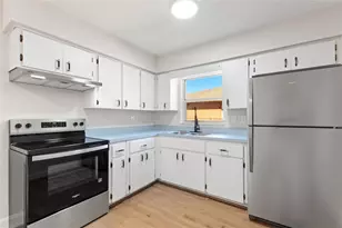 818 N Joanna Ave, Tavares, FL 32778 - Photo 11