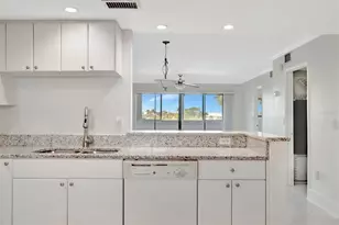 9604 Cortez Rd W, Bradenton, FL 34210 - Photo 17