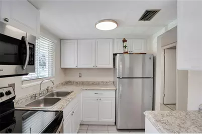 2211 Sunset Drive #E3, Bradenton, FL 34207 - Photo 5