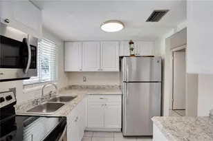 2211 Sunset Dr, Bradenton, FL 34207 - Photo 5