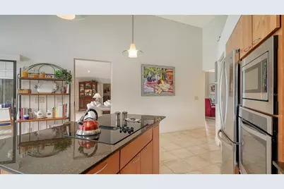 8142 Misty Oaks Boulevard, Sarasota, FL 34243 - Photo 13