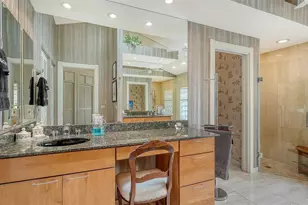 8142 Misty Oaks Blvd, Sarasota, FL 34243 - Photo 19