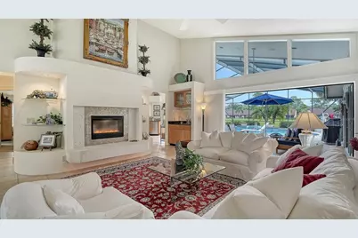 8142 Misty Oaks Boulevard, Sarasota, FL 34243 - Photo 7