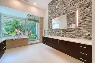 1347 Harbor Dr, Sarasota, FL 34239 - Photo 45