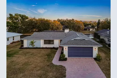 4423 Meadow Creek Circle, Sarasota, FL 34233 - Photo 5