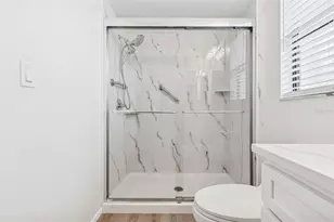 4423 Meadow Creek Cir, Sarasota, FL 34233 - Photo 31