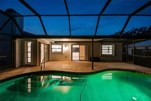 4423 Meadow Creek Cir, Sarasota, FL 34233 - Photo 3