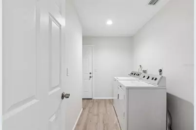 4423 Meadow Creek Circle, Sarasota, FL 34233 - Photo 45