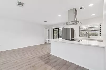 4423 Meadow Creek Circle, Sarasota, FL 34233 - Photo 15