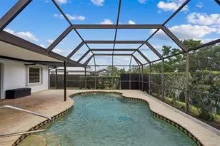 4423 Meadow Creek Cir, Sarasota, FL 34233 - Photo 7