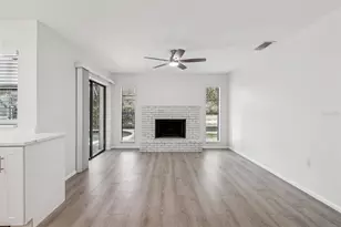 4423 Meadow Creek Cir, Sarasota, FL 34233 - Photo 23