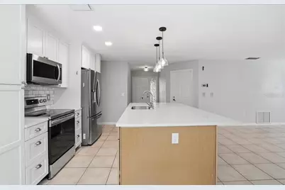 6808 Friendship Drive, Sarasota, FL 34241 - Photo 11