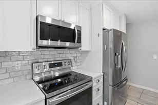 6808 Friendship Dr, Sarasota, FL 34241 - Photo 13