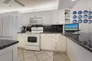 19 Whispering Sands Dr, Sarasota, FL 34242 - Photo 9