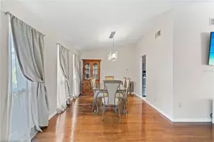 5775 Timberlake Dr, Sarasota, FL 34243 - Photo 7