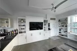 1350 Main St, Sarasota, FL 34236 - Photo 3