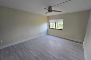 2718 Orchid Oaks Dr, Sarasota, FL 34239 - Photo 13