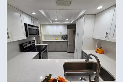 2718 Orchid Oaks Drive #C202, Sarasota, FL 34239 - Photo 3