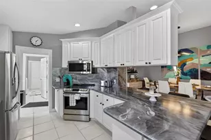 7526 Quinto Dr, Sarasota, FL 34238 - Photo 9