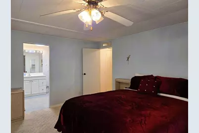 302 Oakwood Boulevard W, Sarasota, FL 34237 - Photo 29