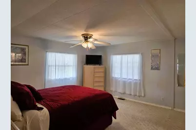 302 Oakwood Boulevard W, Sarasota, FL 34237 - Photo 27