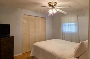 302 Oakwood Blvd W, Sarasota, FL 34237 - Photo 35