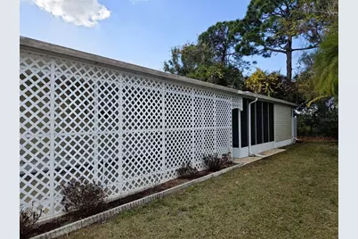 302 Oakwood Boulevard W, Sarasota, FL 34237 - Photo 9