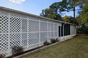 302 Oakwood Blvd W, Sarasota, FL 34237 - Photo 9