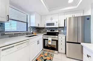 7050 Sunset Dr S, South Pasadena, FL 33707 - Photo 9