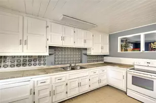 2118 53rd Ave W, Bradenton, FL 34207 - Photo 7